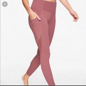Athleta Salutation Stash pocket 7/8 legging size SMALL